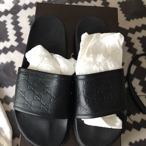 gucci signature slide sandals